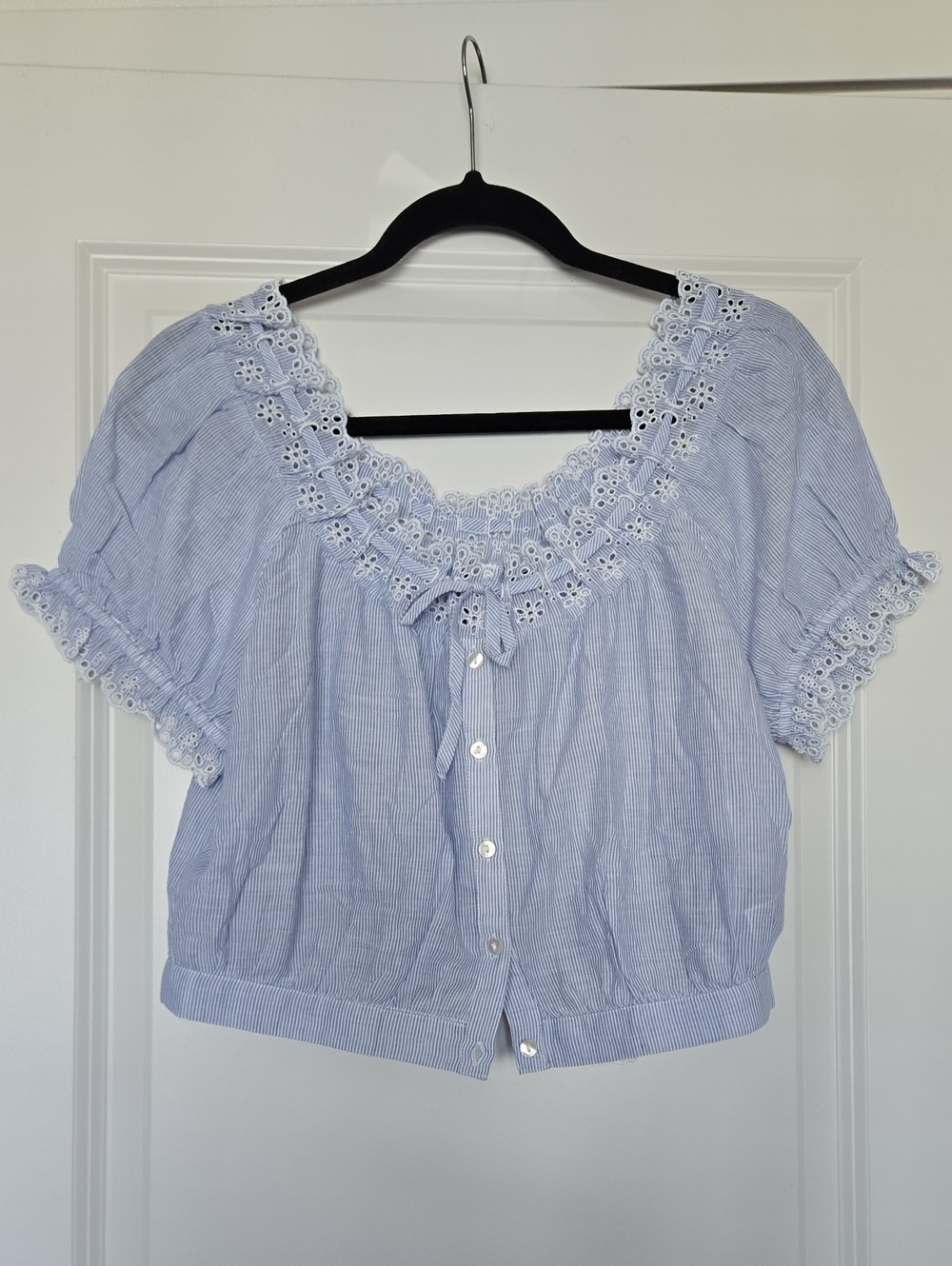 Gap Light Blue Pinstripe Crochet-Trim Button Front Women’s Top